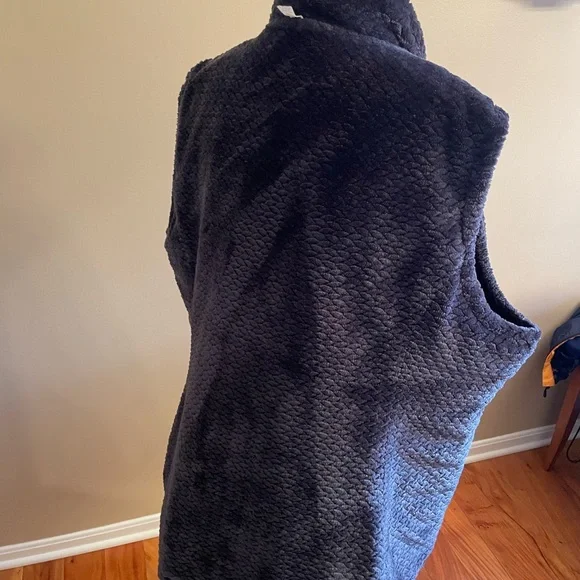 NWOT - Women’s Free Country Black Quilted Puffer Vest - Reversible - Picture 7 of 8